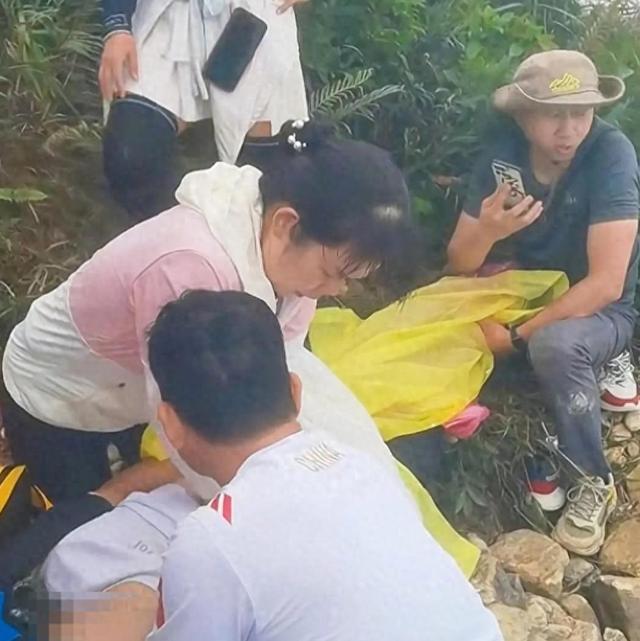 广东惠州一登山者在白云嶂山顶不幸遇难：多人曾接力营救未果，遗体已运送下山