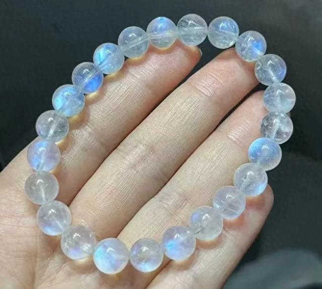 蓝月光手串优化（月光石恋人之石的寓意行情与鉴别避坑全攻略）