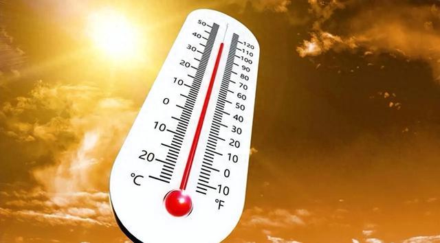 今年三伏天有点怪：北边装空调 南边下大雨 商场人挤人 人都不敢出门