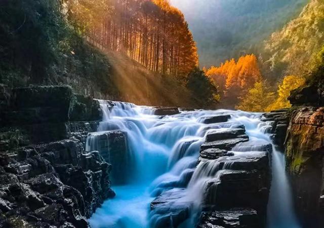 腾龙洞12月终极攻略，解锁地心秘境的冬日浪漫