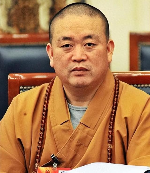 一波未平一波又起！释永信被抓，央视名嘴紧急发声，有女星被牵连