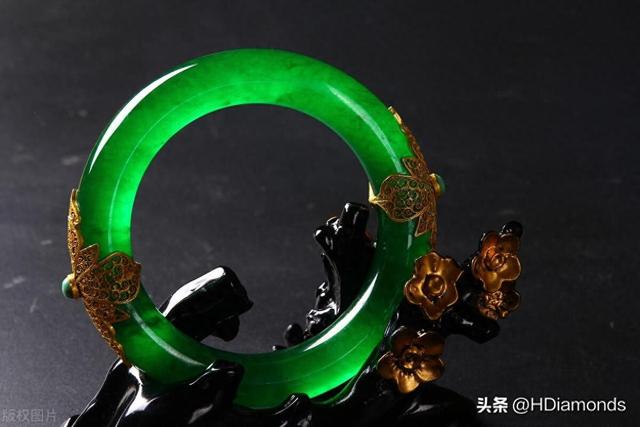 b货翡翠什么意思（玉石知识一什么是BC货翡翠）