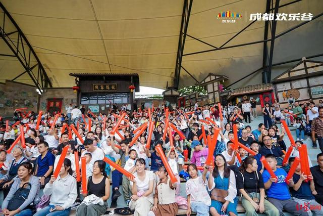 累计接待超18万人，市民游客欢乐谷里抓住假期尾巴