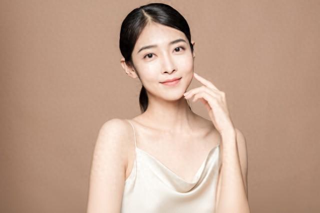 两性关系：45岁后，女人不怕你动手动脚，就怕你动这几样！