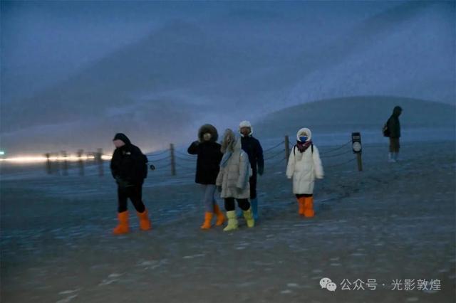 【敦煌震撼雪景】风雪夜归人