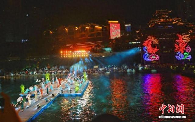 湖北宣恩：“仙山贡水”美景醉游人