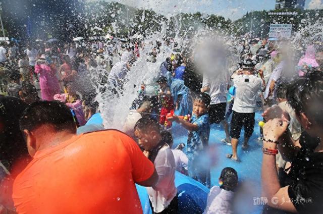 动静影像丨盛夏上演民族大联欢“水战”，水聚百川共绘欢乐画卷