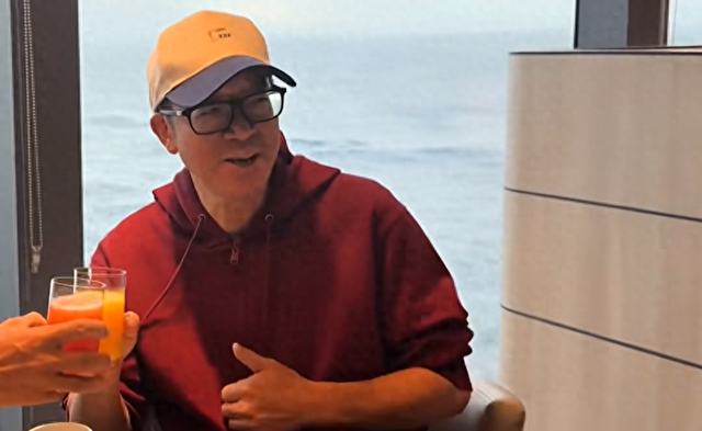 俞敏洪再提董宇辉离职，称对目前结果感到满意，分开共同发展，而不是你死我活；还自嘲成为“道歉哥”