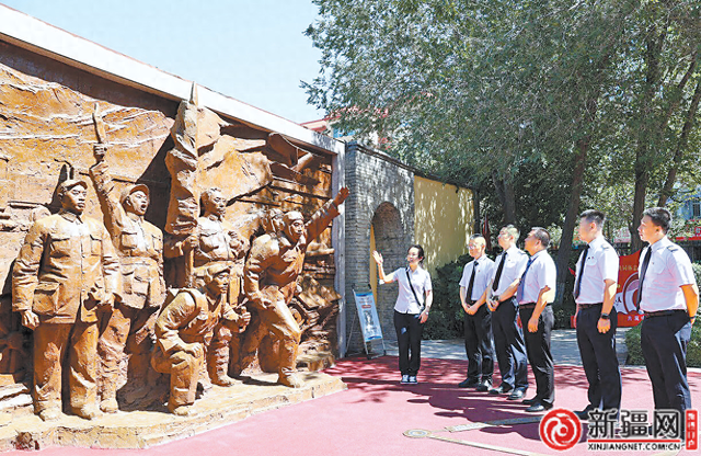 同心追逐蓝天梦想——飞行员与新疆航空队跨时空对话