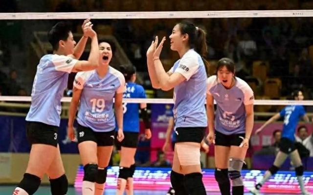 女排联赛最新积分榜！天津逆转升第一	，北京鏖战五局，辽宁7连败
