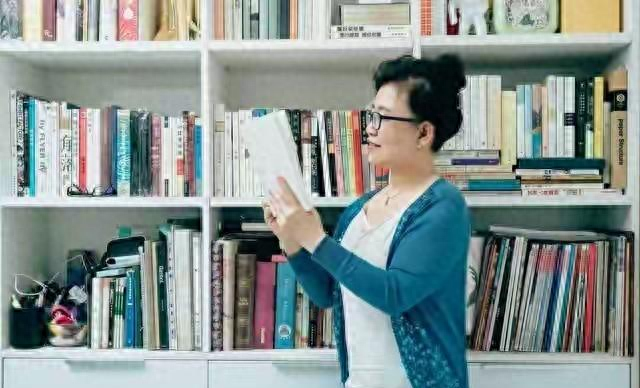60岁阿姨直言不讳：两性关系中，女人最渴望的不是钱，而是这4样
