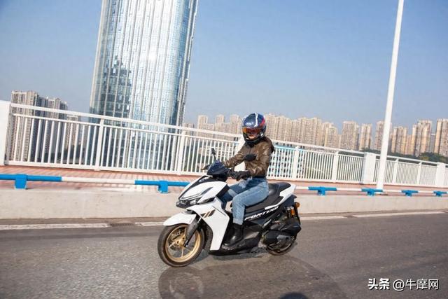 迎着阳光 向着南山 与鸿150S奔跑在城市和山野之间