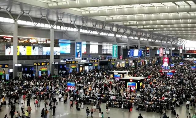 为何中国人在节假日都不愿意去旅游了，反而选择待在家中？