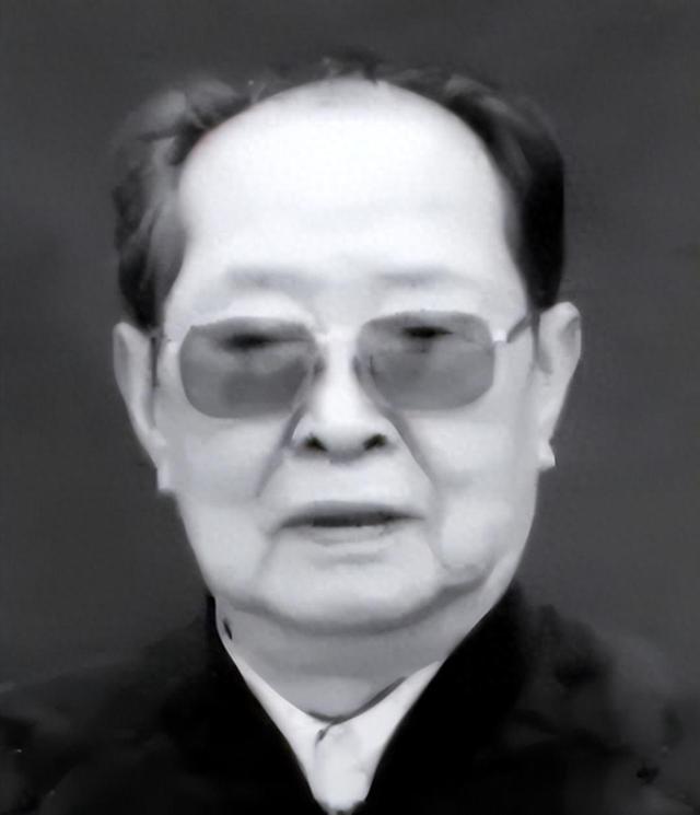 他是四川省委原书记，曾是二野名将，屡屡为地方发展做出卓越贡献
