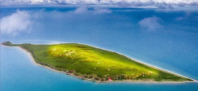 青海湖的中心：海心山