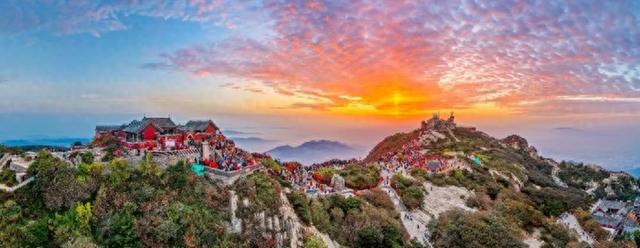 前330名同生辰者免门票！“三月三登泰山·蟠桃会祈平安”主题登山活动启幕