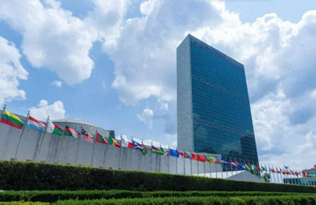 特朗普签字走人，中方送6字	，话音刚落，联合国警告剥夺美投票权