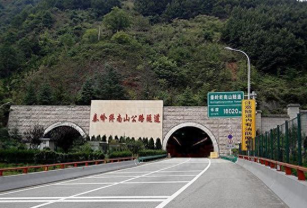 6年耗资40亿，上万人把秦岭“掏”了个洞，造出亚洲第一隧道！