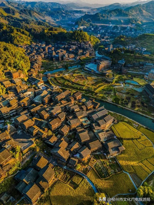 躲进三江的山水里，是治疗精神内耗的顶级解药