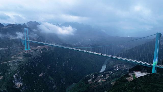 地球裂缝上的奇迹：花江峡谷大桥，横竖都是第一的工程传奇