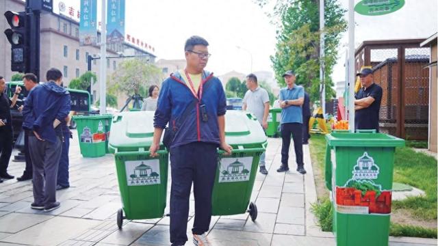 老街热闹背后，谁在偷偷爱你？