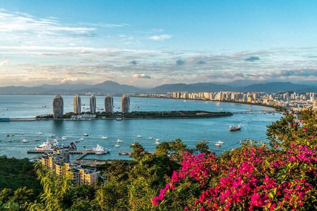 东北人大量涌进海南消夏，三亚难道也成了避暑胜地，靠谱吗