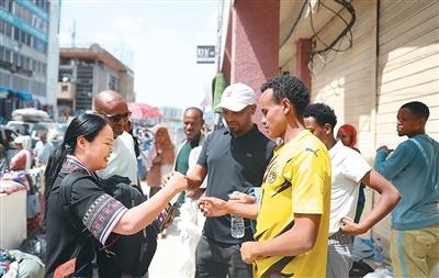 照片里的回忆600字作文范文（年售六亿张中国的薄薄手机膜）