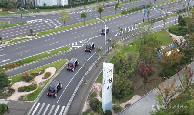 “贵阳造”无人驾驶车亮相2025世界物博会