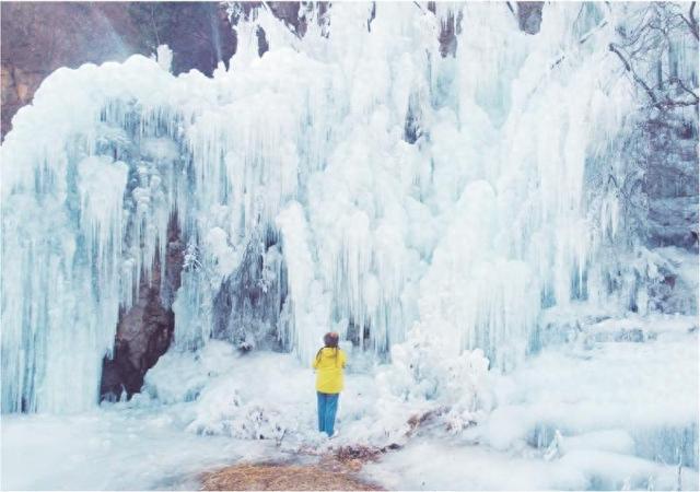 九仙山现冰瀑奇观