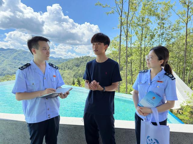 国家税务总局镇巴县税务局：森林民宿引爆“夏日经济”