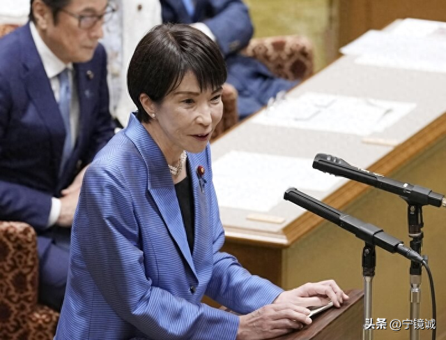 硬抗中国25天，高市早苗打出一张王牌：中方认清一国的真面目