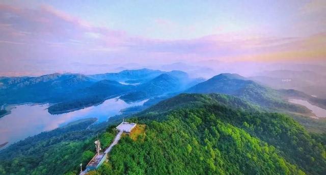 机关事业单位“问题查摆”再升级，为什么年轻干部成了重点对象？