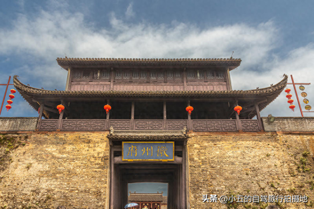 徽州古城2025终极攻略曝光！鱼灯展+非遗狂欢+暗黑美食