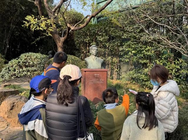 行走中感悟百年精武精神，文明实践焕新彩！