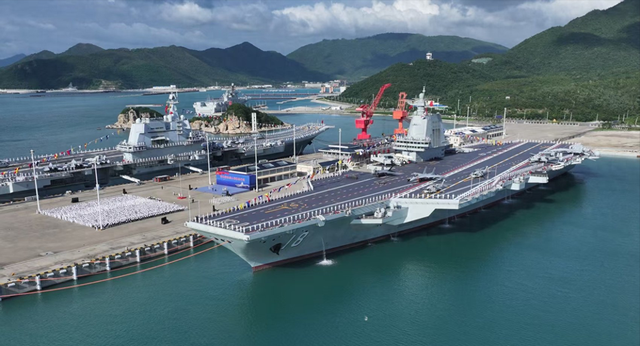 福建舰入列后，中国下一艘航母该怎么造？