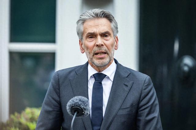 大结局要来？特朗普弃卒保帅，荷兰或将体面认输，接受中方条件