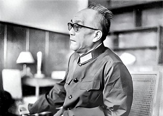 他身为开国大将却天生“反骨”，1955年授勋时，排名第三比陈赓高
