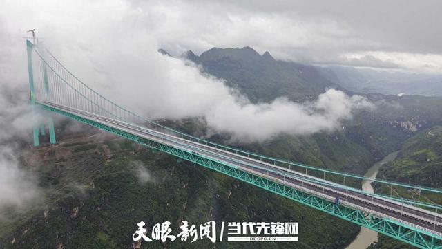 625米高桥蹦极、看世界第一水幕灯光秀……快来贵州花江峡谷大桥解锁世界级玩法