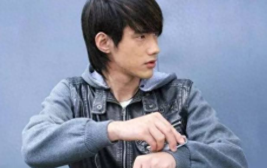 动漫铠甲勇士炎龙（铠甲勇士炎龙侠炘南的三大形态）