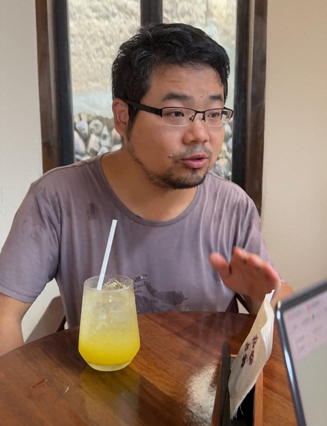 从烟草公司离职回村隐居8年的浙大硕士：从不因收入而焦虑，靠码字赚过百万，只想轻松自在地活着