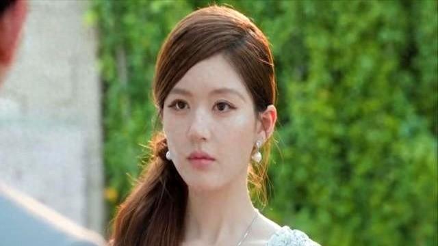 直到许妍于一鸣酒后失控行房，才懂乔琳为何生女后投河自尽