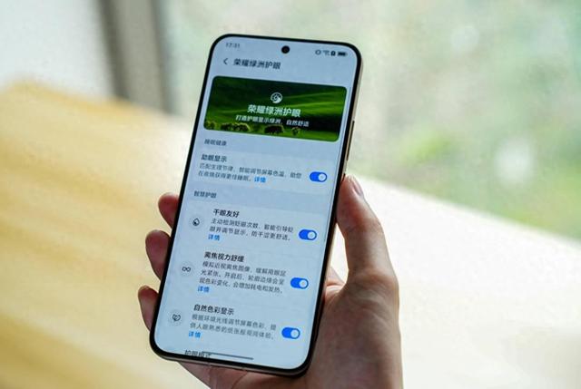 手机好物推荐！三款“零差评”旗舰手机深度解析