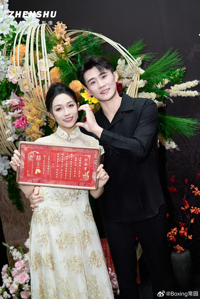 郎才女貌！中国又一位奥运冠军女神订婚，28岁喜迎事业爱情双丰收