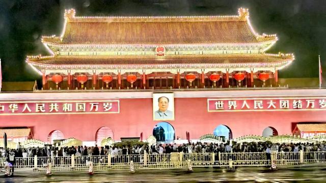 远 航：长安街夜景
