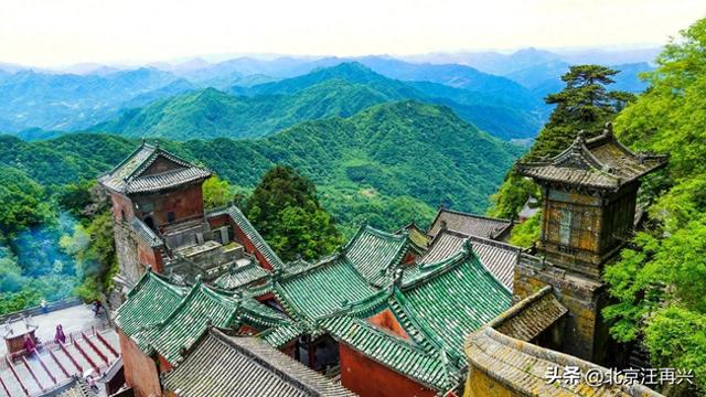 仅从旅游花费看，或许少林不少林，而武当可真武当