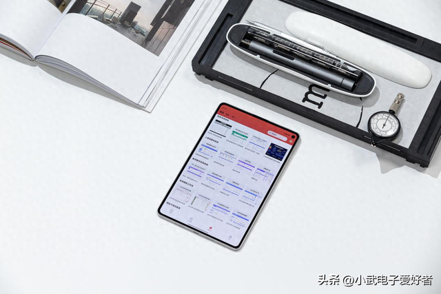 3399 元起！华为平板实测：能打电话的 8.8 英寸屏，这三类人闭眼入
