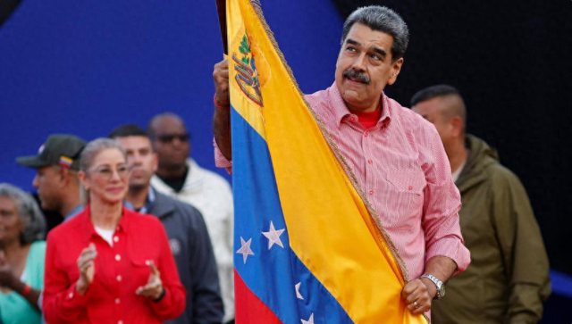 委内瑞拉深夜打电话到北京，该不该帮呢？王毅外长三句话斩钉截铁