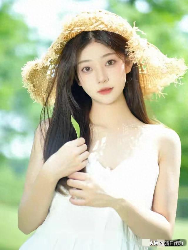 广西一校花，楚楚动人，我见犹怜，这气质堪称校园白月光