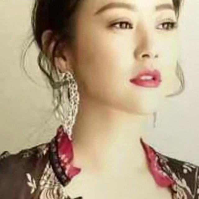 你们在哪一部影视剧看到过，她叫什么名字。