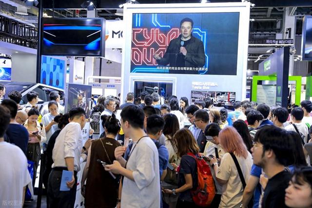 马斯克搞了个 “巨硬” 公司，这里面有什么赚钱机会？